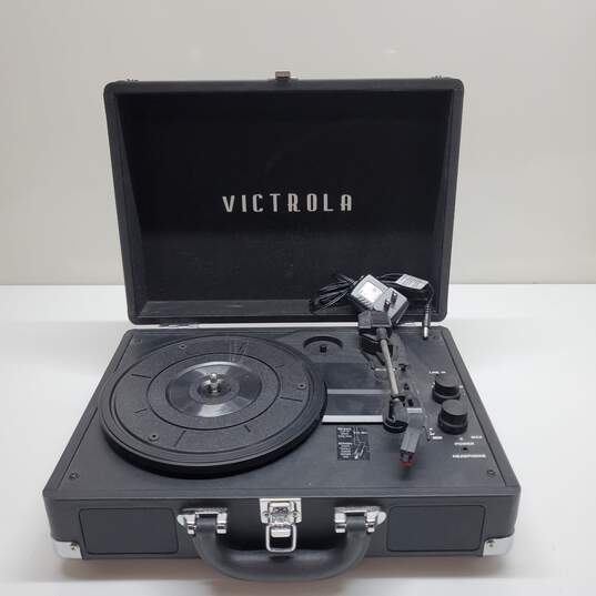 Untested Vintage Innovative Technology VSC-550BT Black Portable Turntable image number 1