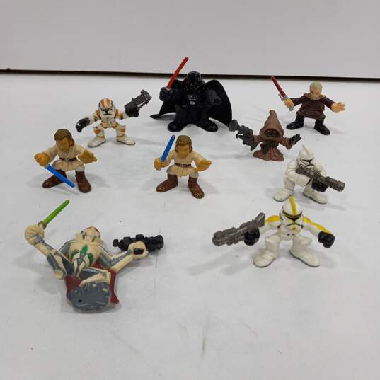 Bundle of Star Wars Collectible Figures image number 2