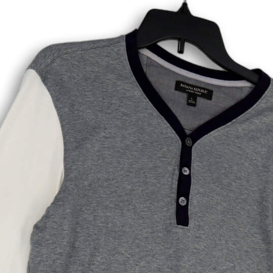 Mens Gray White Long Sleeve V-Neck Regular Fit Button Front T-Shirt Size L image number 3