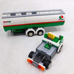 LEGO CITY: Tank Truck (3180) 100% Complete alternative image
