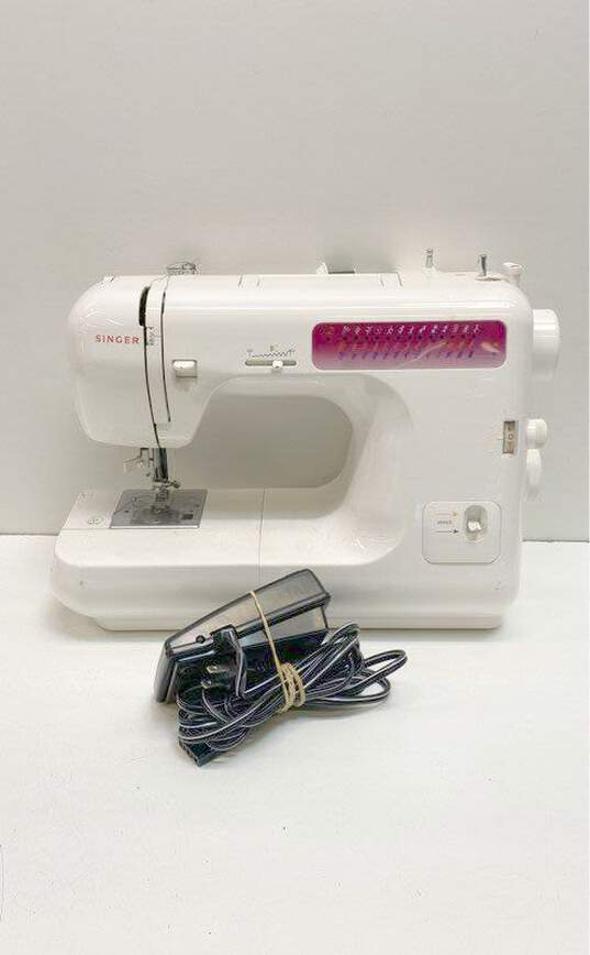 Singer 2639 80 Stitch Sewing Machine image number 1