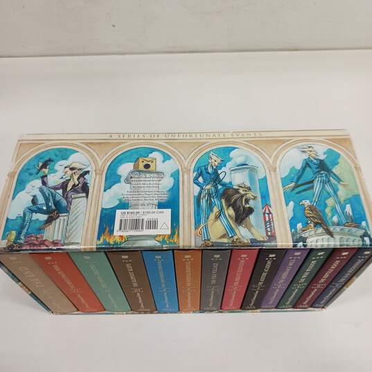 A Series of Unfortunate Events Box: The Complete Box Set (Books 1-13) image number 3