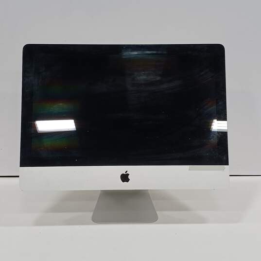 Apple iMac (mid-2011) image number 1