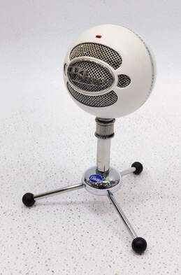 Brand Snowball Model White USB Microphone w/ Built-In Stand