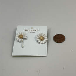 Designer Kate Spade White Gold Fashionable Bloom Daisy Flower Stud Earrings