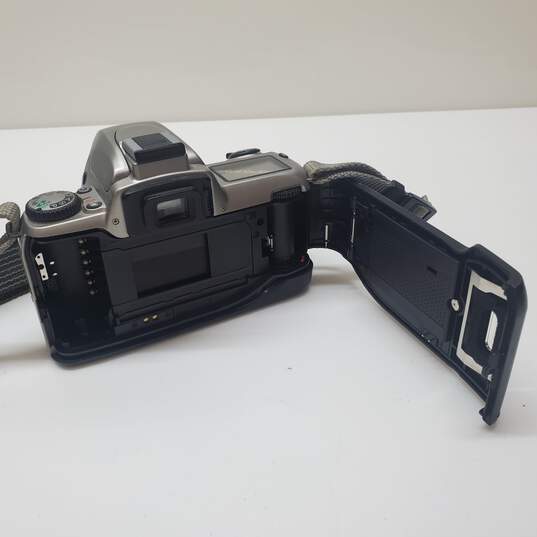 Nikon SLR Film Camera Body Only For Parts/Repair image number 2