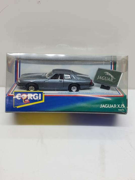 Vintage Corgi Jaguar XJS #94075 Die-Cast Scale Model Car image number 3