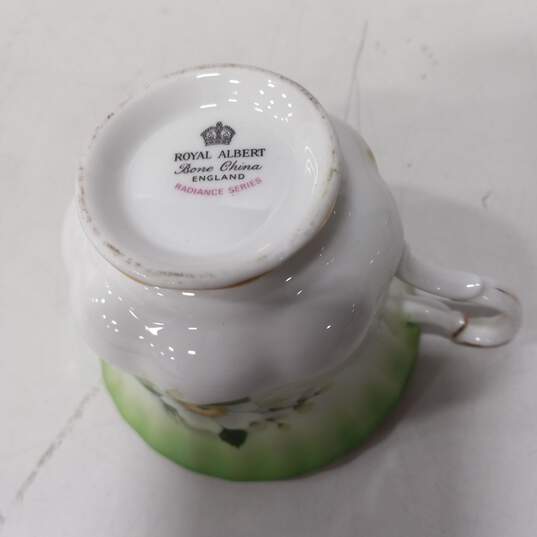Royal Albert Radiance Teacup & Saucer image number 5