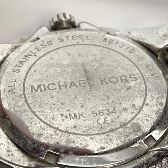 Designer Michael Kors MK5634 Silver-Tone Stainless Steel Analog Wristwatch image number 4
