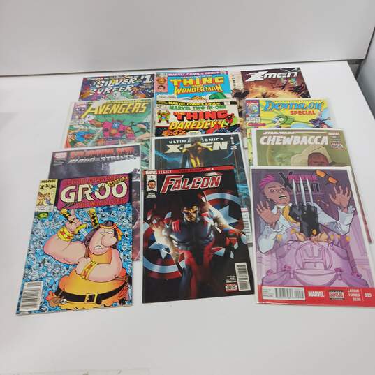 Bundle of 12 Assorted Marvel Comic Books image number 1