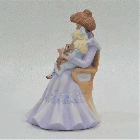 1990 EHW San Francisco Music Box Figurine Women Reading To Daughter & Cat image number 4