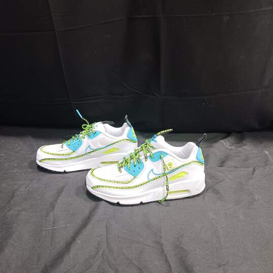 Air Max Nike Worldwide Athletic Sneakers Youth Size 5 image number 3