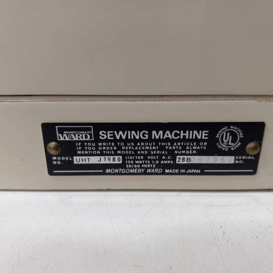 Montgomery Wards UHT J 1980 Sewing Machine with Pedal image number 6