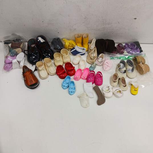 Lot Of Assorted Sized Doll Shoes image number 1