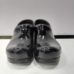 Dansko Women's Black Clogs Size 39/8.5 US