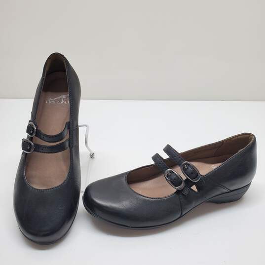 Dansko Women's Fynn Comfort Shoes Black Leather Size 37 image number 1