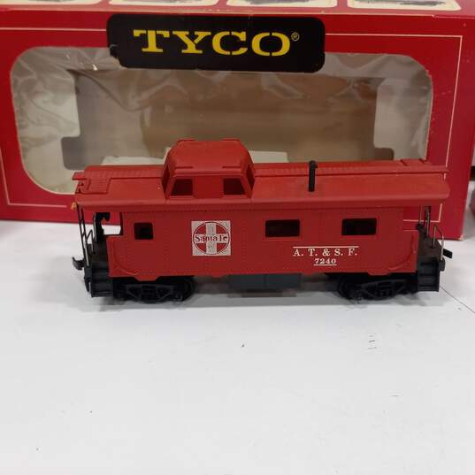 Bundle of Tyco Train Cars, Train Tracks & Accessories image number 4