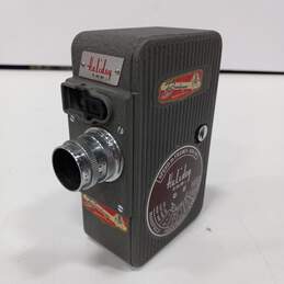 Holiday 8mm Cine Camera Model No. 1619C FI.9 alternative image