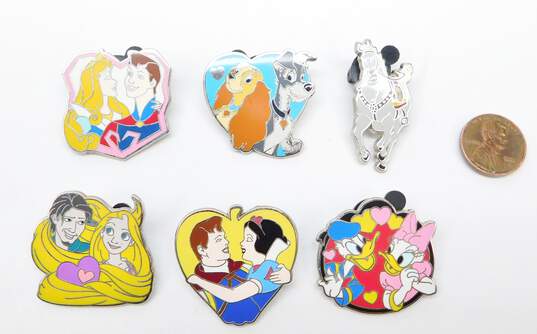 Collectible Disney Tangled Snow White Aurora Romantic Enamel Trading Pins 44.7g image number 6
