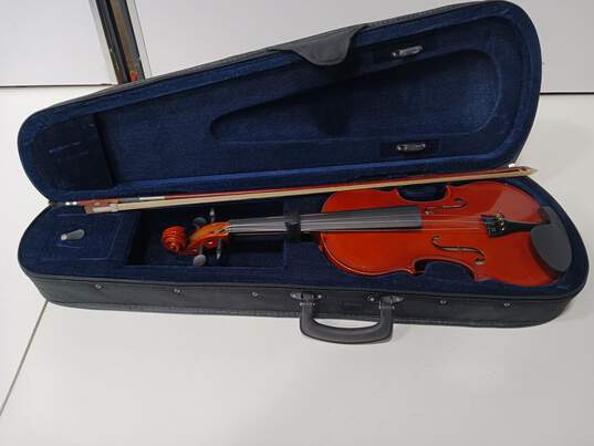 Violin In Hard Case image number 1