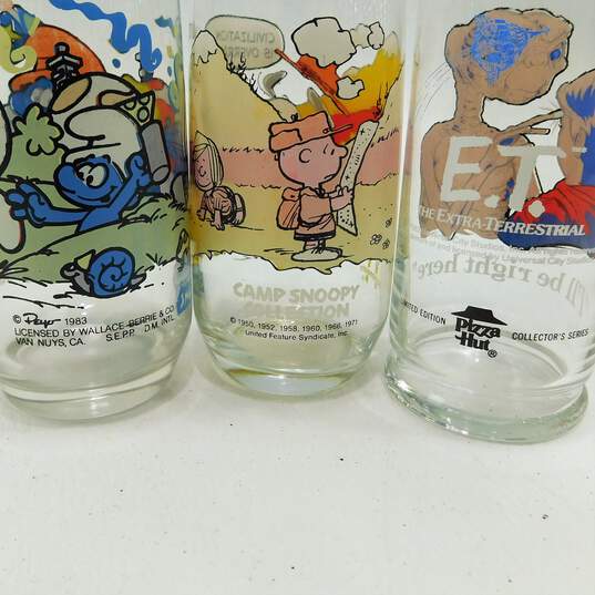 VTG 1970s-80s Collector Drinking Glasses E.T. Smurfs Chipmunks Charlie Brown image number 6