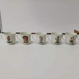 Set Of 23 MJ Hummel Merry Wanderer Multicolor Tea Cups And Saucers alternative image