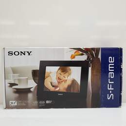 Sony S-Frame 10.2in Digital Photo Frame DPF-D1010 IOB UNTESTED P/R (D)