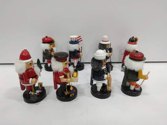 Set of 8 Nutcrackers in Display Case image number 7