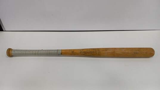 Vintage Louisville Slugger 125E Wooden Hillerich & Bradsby Co. Baseball/Softball Bat image number 1
