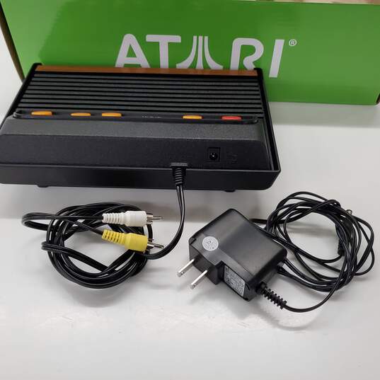 Atari Flashback 7 Classic Game Console image number 2