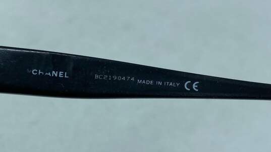 Chanel Black Sunglasses - Size One Size image number 6