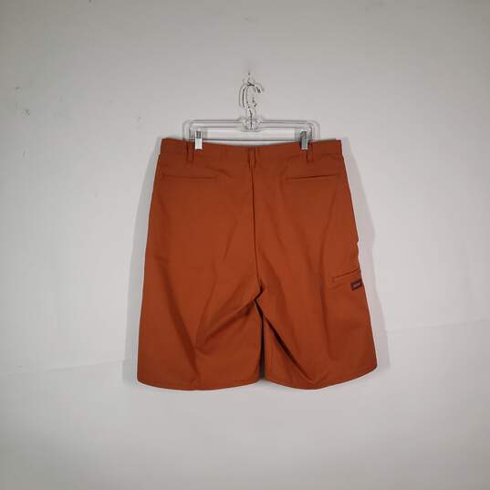 Mens Regular Fit Slash Pockets Flat Front Chino Shorts Size 40 image number 2