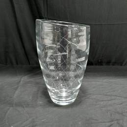 Clear Crystal Vase w/Cut Design of Fish & Net