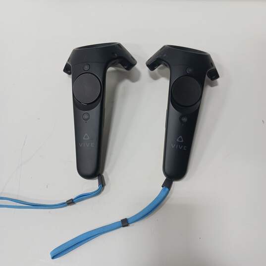 HTC Vive VR System Bundle UNTESTED image number 2