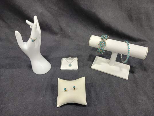 6pc Bundle of Assorted Costume Jewelry image number 1