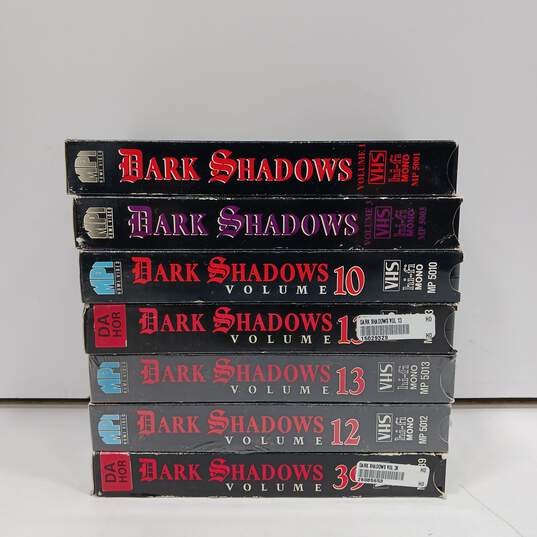 7PC Dark Shadows VHS Horror Movie Bundle image number 4