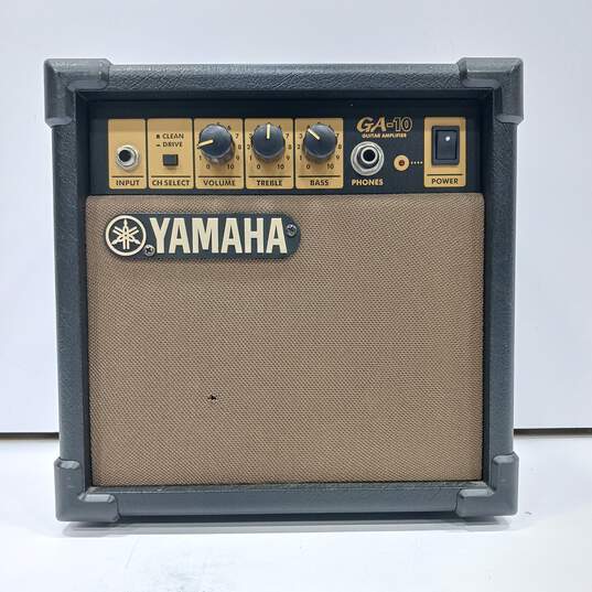 Black YAMAHA Guitar Amplifier image number 1