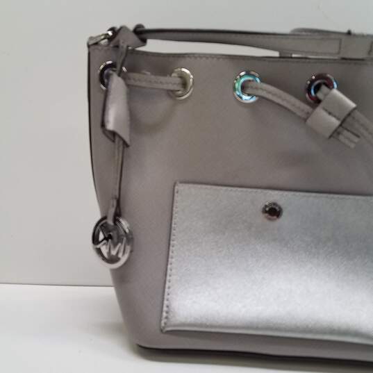 Michael Kors Saffiano Leather Bucket Bag Silver Grey image number 5
