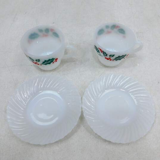 Vintage Termocrisa Crisa Christmas Holly Berry Milk Glass Set of 6 Cups & Saucers image number 9