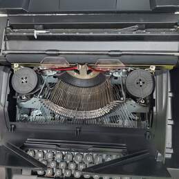 VTG. Royal Untested P/R* Epoch Manual Portable Typewriter alternative image