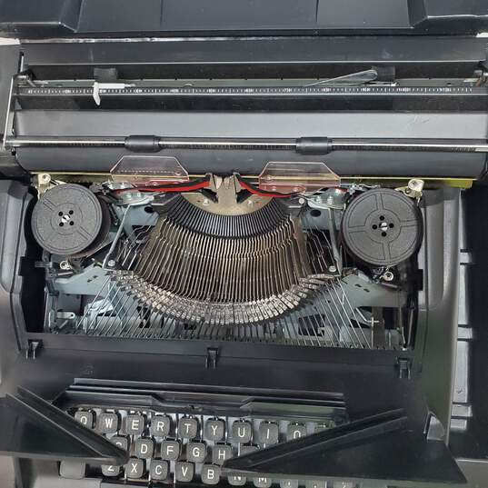 VTG. Royal Untested P/R* Epoch Manual Portable Typewriter image number 2