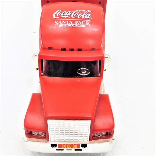 Vintage Coca Cola 2001 Santa Pack Christmas Red Semi Truck Lights Up W/Lunchbox image number 7