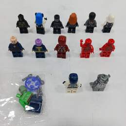 Bundle of 14 Assorted Lego Marvel Minifigures alternative image