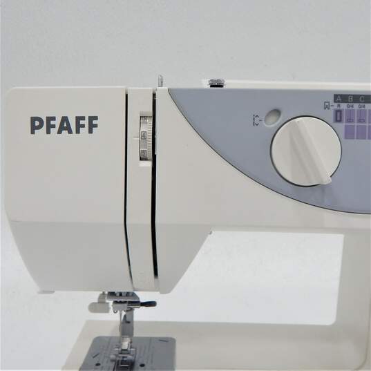 Pfaff Hobby 1040 Sewing Machine No Power Chord image number 8