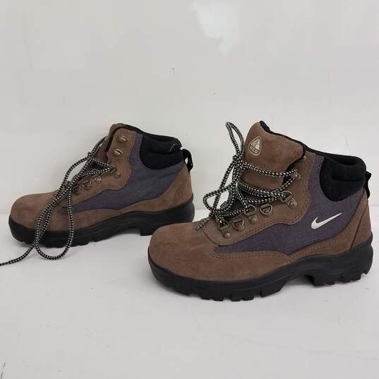 Nike ACG Brown Suede Boots NWT Size 7.5 image number 2