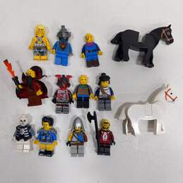Bundle of 11 Lego Knight & 2 Horse Minifigures