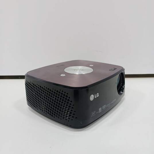 LG HX350T Portable LED Projector with Tuner image number 2