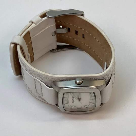 Designer Fossil BAW JR-9909 Silver-Tone White Leather Strap Analog Wristwatch image number 3