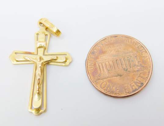14K Yellow Gold Cross Crucifix Pendant 1.7g image number 6