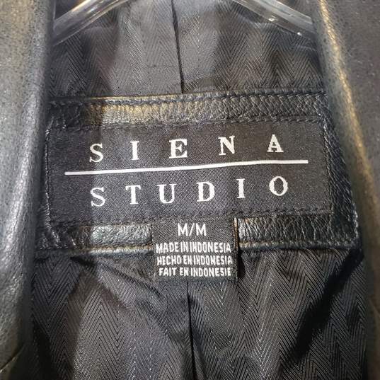 Womens Leather Long Sleeve Collared Motorcycle Jacket Size Medium image number 4